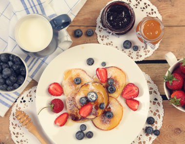 çilek ve böğürtlen