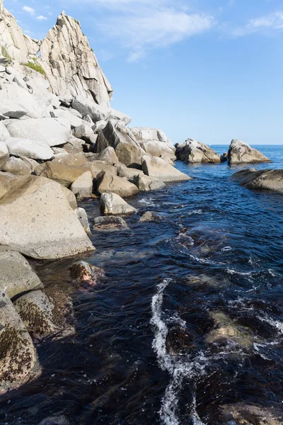 Costa del mar del este de Rusia . —  Fotos de Stock