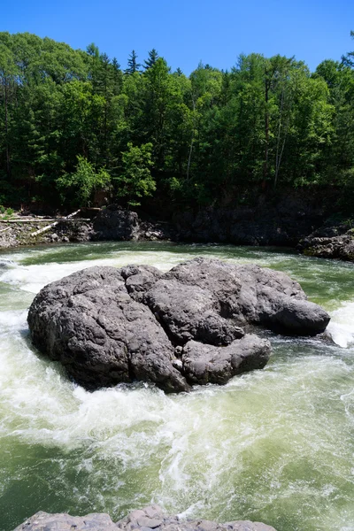 River with a rough stream — Stock Photo, Image