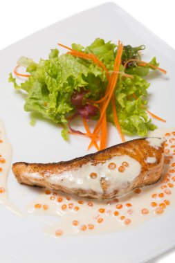 kremsi havyar soslu ızgara somon