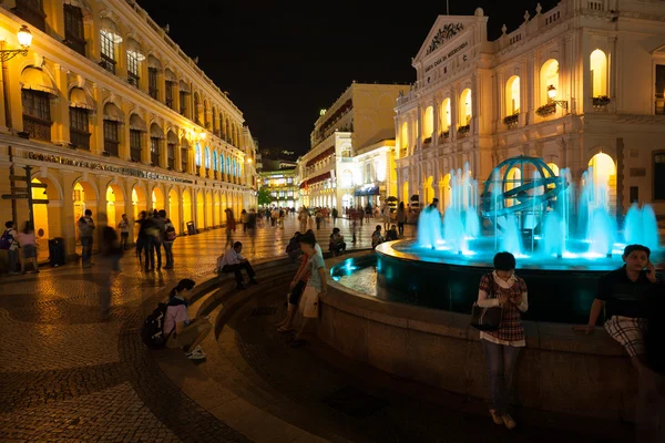 Turistas visitam o Centro Histórico de Macau - Praça do Senado — Fotografia de Stock