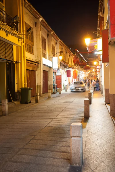 Street at night in the old district of Macau — Stock Photo, Image