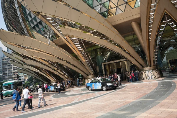 Vchod do grand lisboa kasina v macau — Stock fotografie