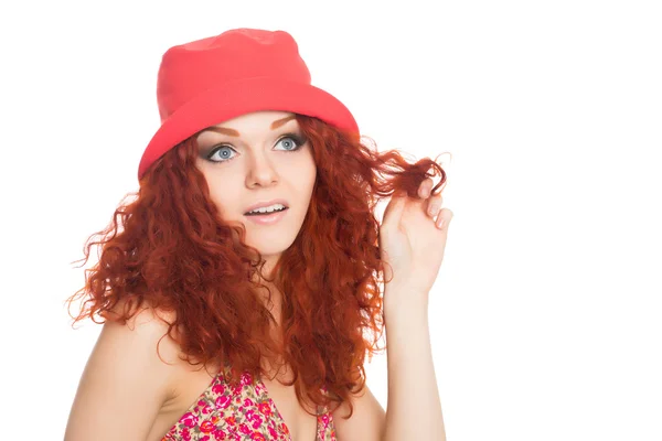 Vackra omtänksamt flicka i röd panama hatt — ストック写真