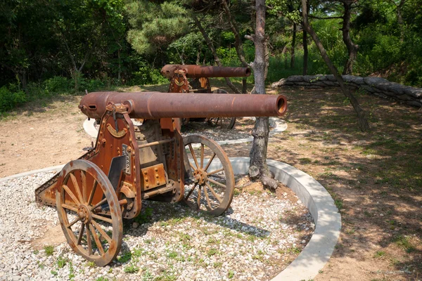 Old Russian cannons on wheels — Stock Photo, Image