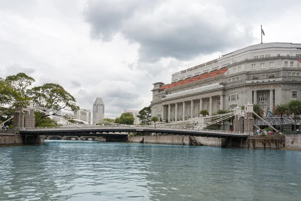 Singapur en eski Cavenagh Köprüsü — Stok fotoğraf