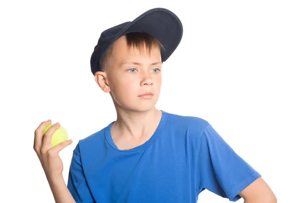 男孩抱着一颗网球 — 图库照片