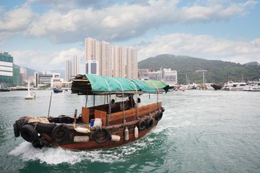 hong Kong aberdeen limanındaki balıkçı teknesi