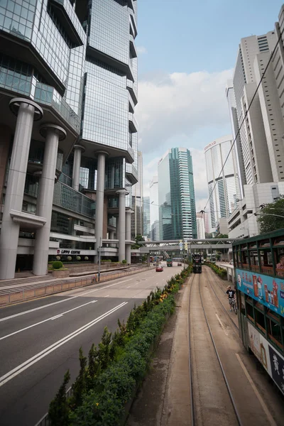 Tramwaje dwupietrowy na ulicach Hongkongu — Zdjęcie stockowe