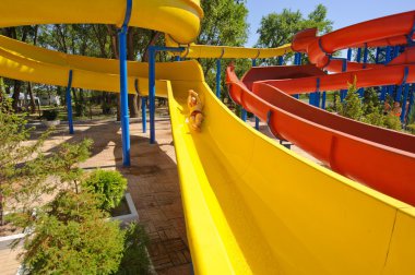 Аквапарк. Веселые парни.