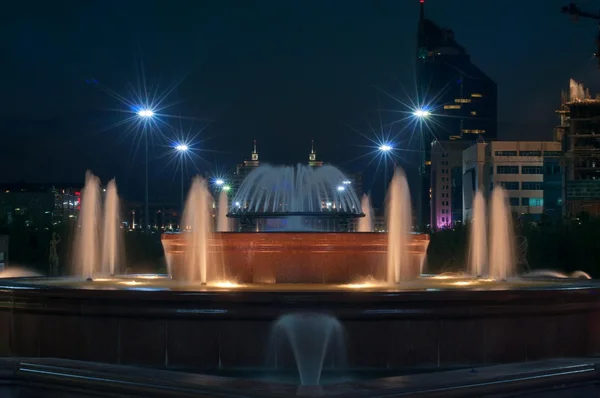 Night Astana, the capital of Kazakhstan. Khan Shatyr — Stock Photo, Image