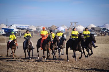 Байга. Конные скачки. Казахстан.