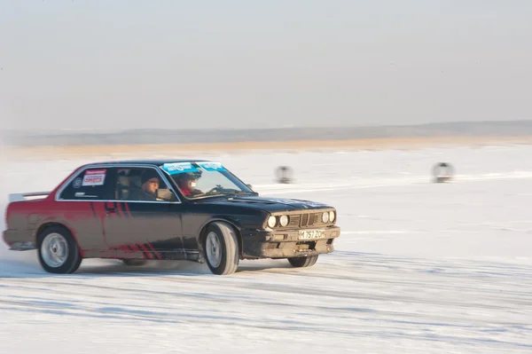 Зимние автогонки по льду. — Stok fotoğraf