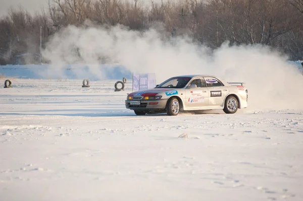 Зимние автогонки по льду. — Stock Photo, Image