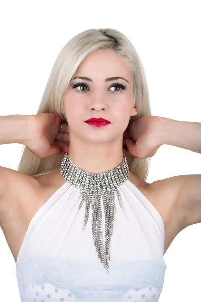 Bella giovane donna con collana di diamanti, isolata su bianco — Foto Stock