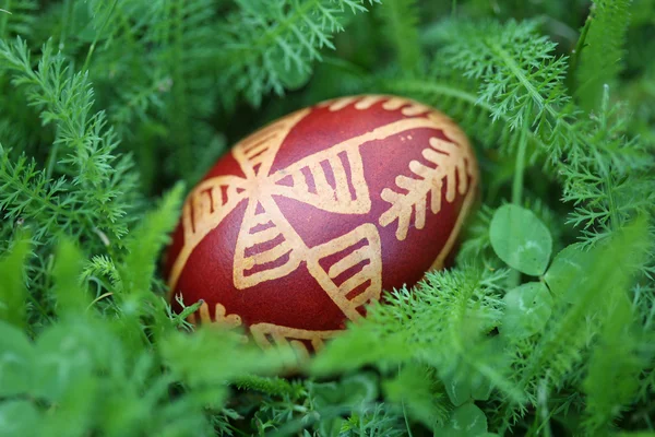 Huevo de Pascua croata hecho con técnicas tradicionales de decoración —  Fotos de Stock