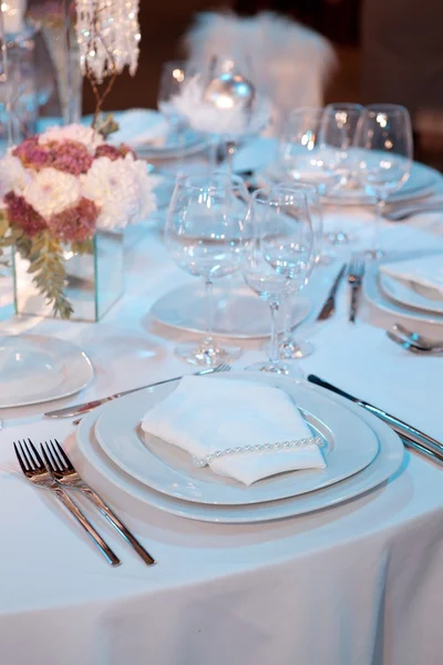 Düğün yemeği için zarif Tablo ayarı — Stok fotoğraf