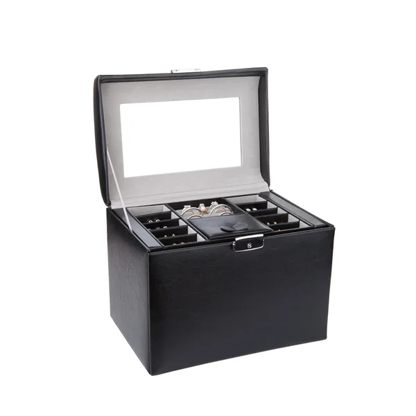 Caixa de jóias de couro preto isolado em branco — Fotografia de Stock