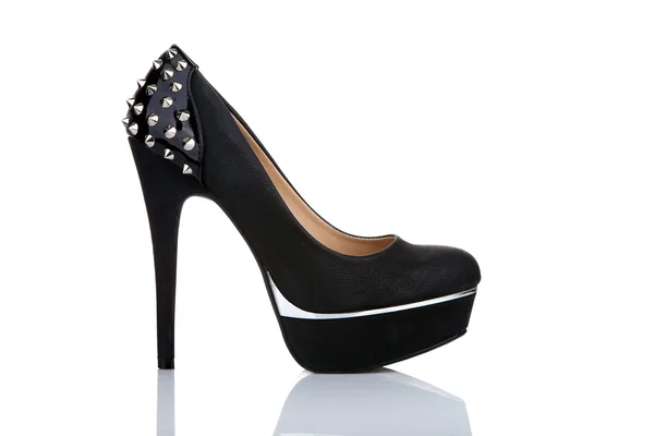 Chaussure plate-forme noire avec clous — Photo