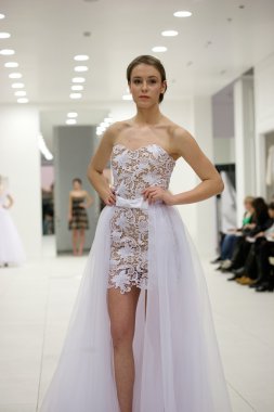 moda gelinlik modeli