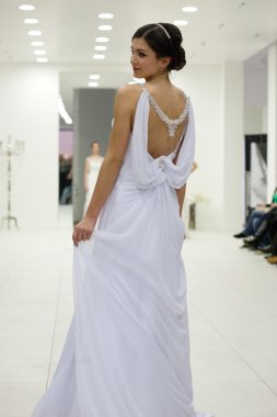 moda gelinlik modeli