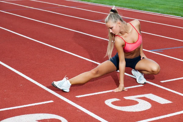 Sportliche Frau — Stockfoto