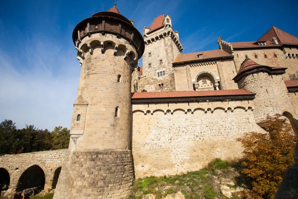 Antico castello con torri — Foto Stock