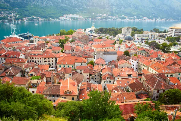 Daken van de oude Europese stad — Stockfoto