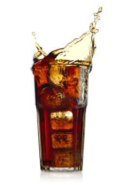 Cola cam sıçramasına. Beyaz arka plan üzerinde izole