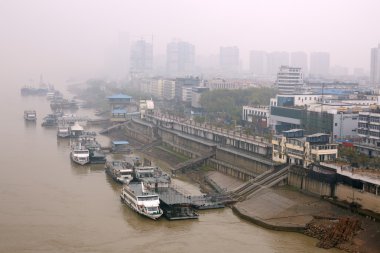havada duman. Wuhan, Çin