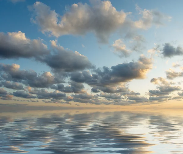 Céu azul fundo — Fotografia de Stock