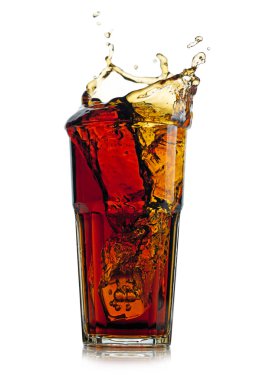 Cola cam sıçramasına. Beyaz arka plan üzerinde izole