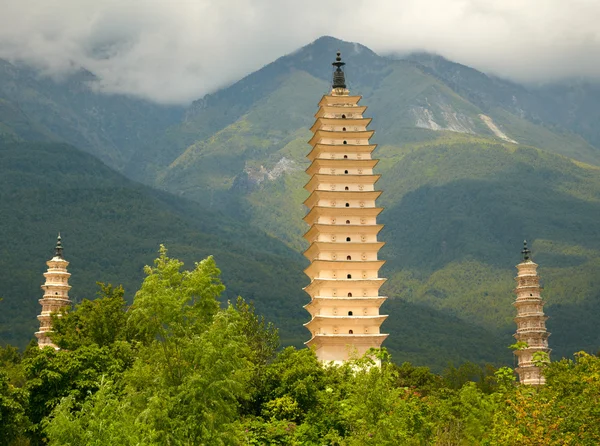 Drie pagodes in dali. de zuidwestelijke provincie Yunnan, china. — Stockfoto