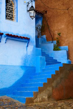 Mavi şehir Fas chefchaouen medina içinde
