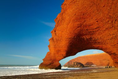 Kırmızı Güney Atlas Okyanusu kıyısında. Marocco