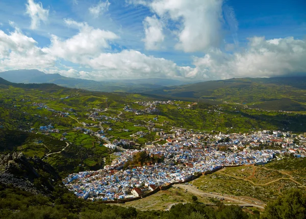 Fas Chefchaouen mavi kasaba. kuş görünümü — Stok fotoğraf