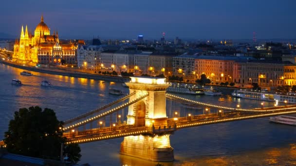 Panorama de Budapeste, Hungria. Ponte da Cadeia e o Parlamento. Prazo de validade — Vídeo de Stock