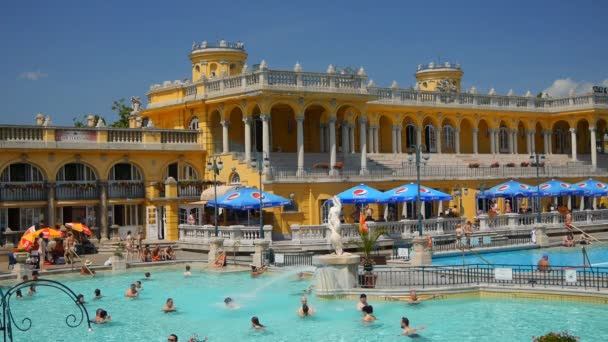 塞切尼温泉浴。在匈牙利首都布达佩斯 — 图库视频影像