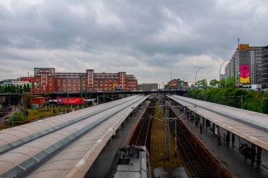 Hammerbrook 'un Hamburg bölgesindeki Klosterwall' daki ana tren istasyonu.