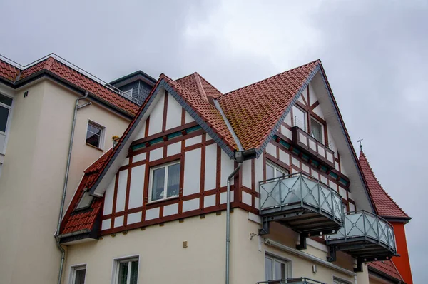 Pequeña Casa Tradicional Con Hermosa Fachada Decoración Aire Libre Alemania — Foto de Stock