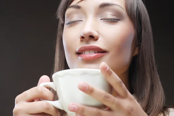 Femme buvant du café — Photo