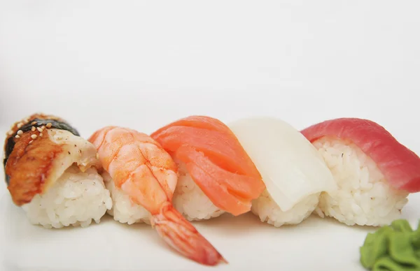 在白色的寿司 — 图库照片