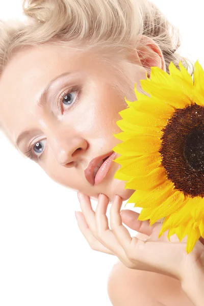 Mujer feliz con girasol — Foto de Stock