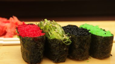 havyar closeup ile Sushi