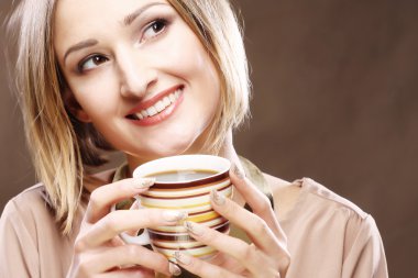 genç güzel kadın kahve içme