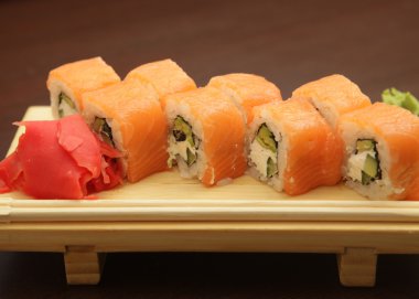 Japon suşi ahşap kurulunda görev yaptı.