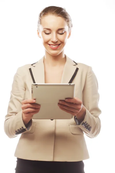 Geschäftsfrau nutzt mobilen Tablet-Computer — Stockfoto