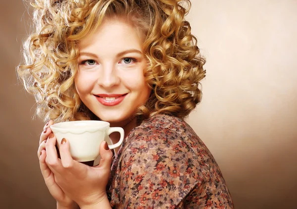 Donna che beve caffè — Foto Stock