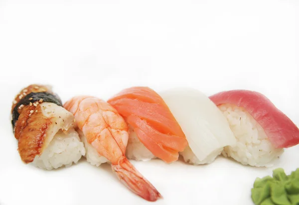 Sushi su bianco — Foto Stock
