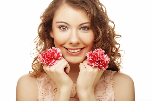 Menina loira com flor rosa no fundo branco — Fotografia de Stock